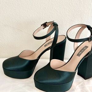 NEW! Dark Green Platform Heels by Sarah Jessica Parker
